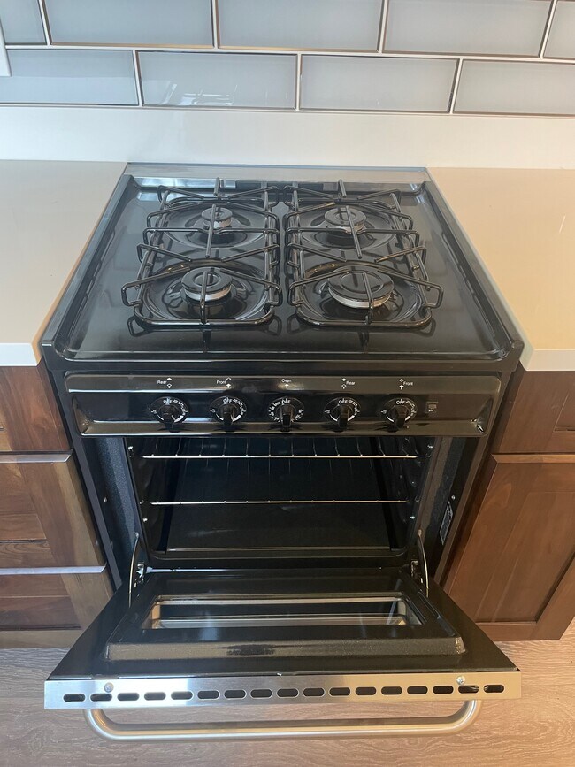 Building Photo - 252 Scenic Ave