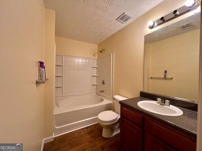 Building Photo - 14103 Fairington Ridge Cir