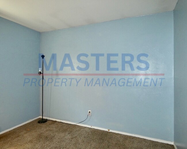 Building Photo - Spacious 4-Bedroom Home with 2 Full Baths & Detached Garage