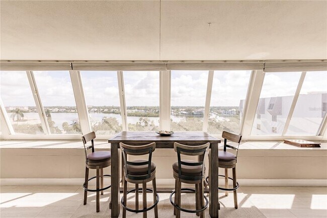 Building Photo - 1255 E Peppertree Dr