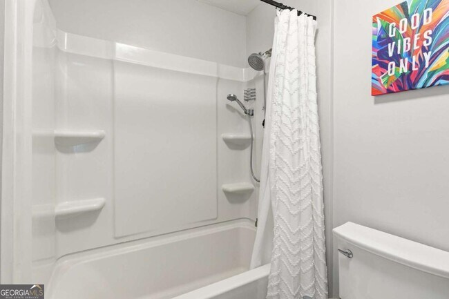 Building Photo - 24307 Plantation Dr NE