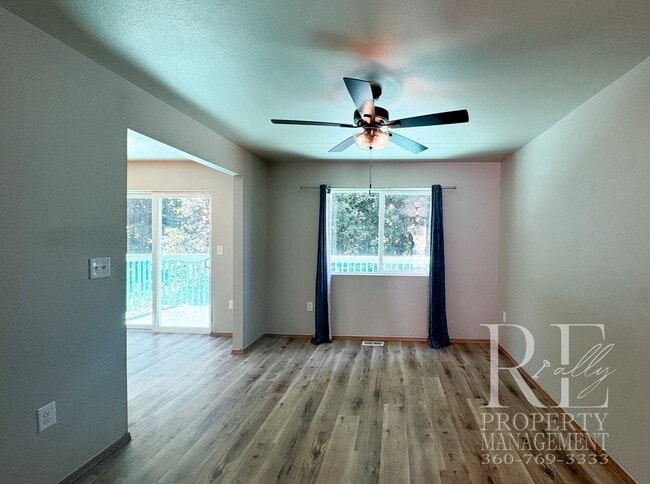 Building Photo - Pet-Friendly 3-Bedroom Home with Fresh LVP, Stylish Updates & Attached Garage