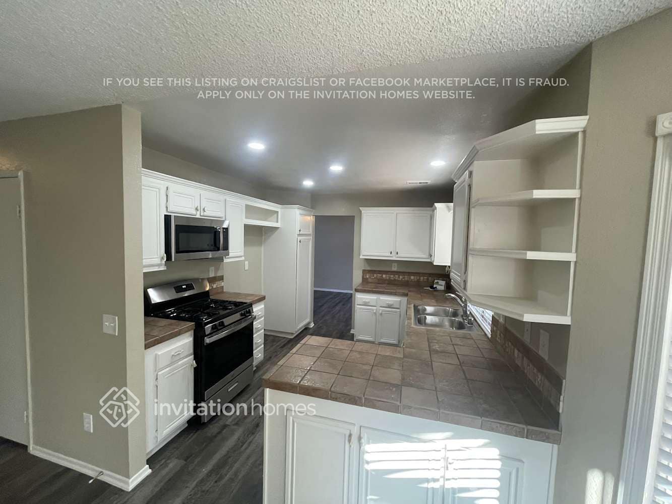 Building Photo - 24434 Leafwood Dr