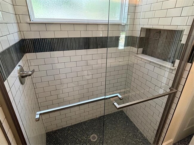 Building Photo - 301 NW 5 St