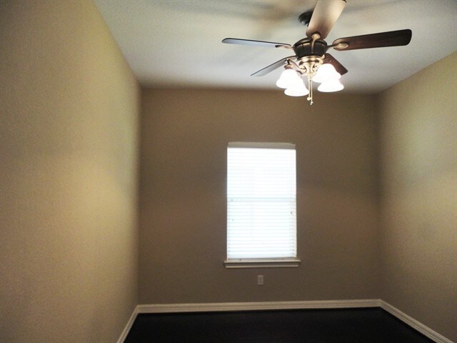 Building Photo - 7722 Heron Lakes Dr