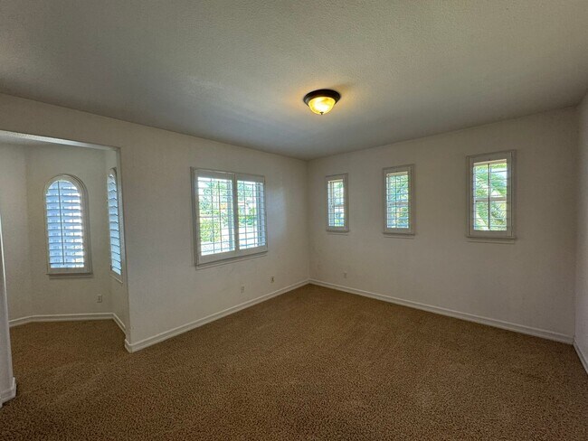 Building Photo - Gorgeous La Costa Executive Home – 5 Bed /...