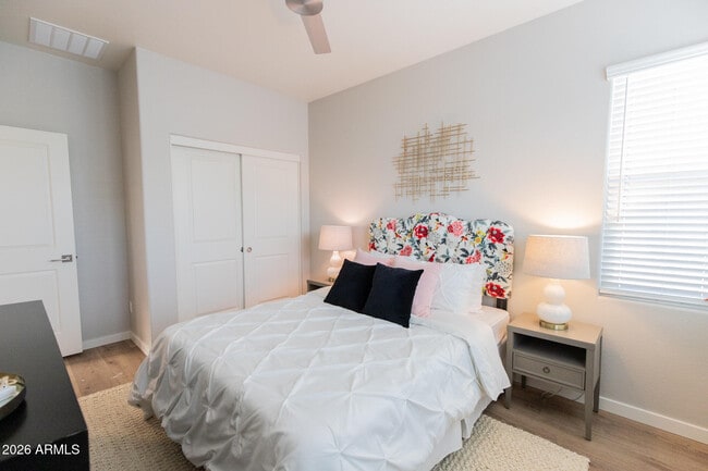 Building Photo - 3726 E Flower St