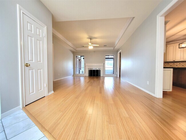 Building Photo - 2214 Old S Dr