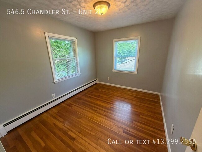 Building Photo - 546.5 Chandler St