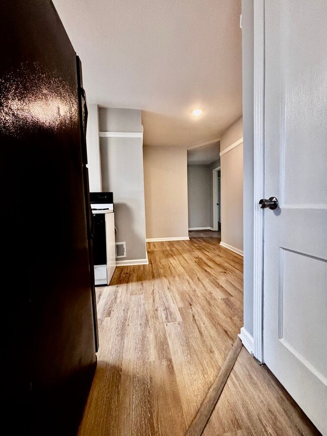 Building Photo - 2bd 1ba Fairborn