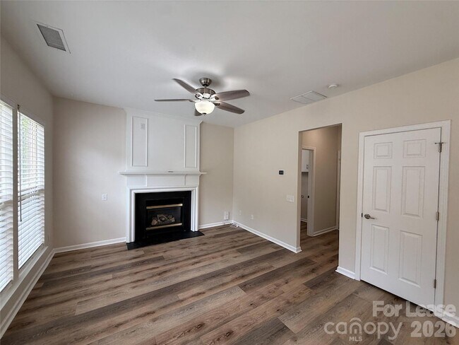 Building Photo - 3404 Laurenhurst Ln