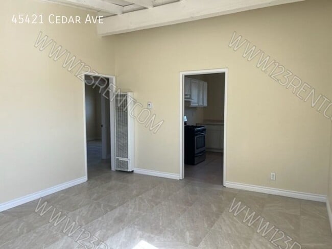 Building Photo - 45421 Cedar Ave