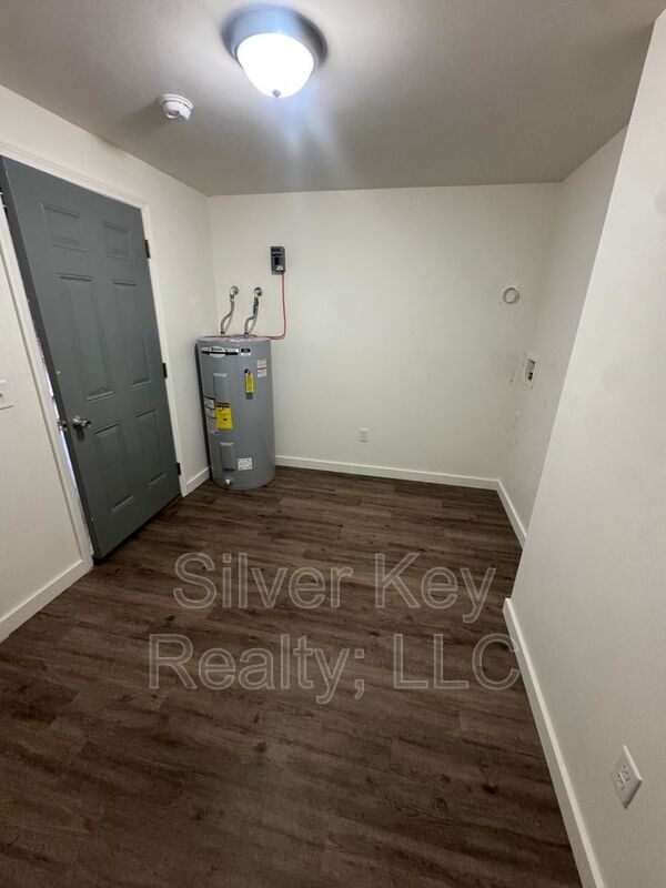 Building Photo - 1603 Hutsell Dr