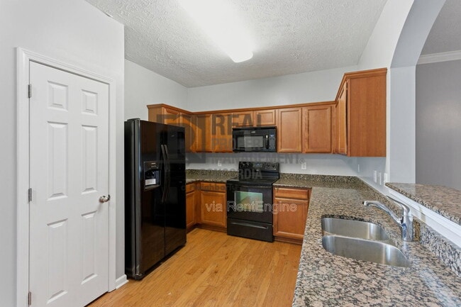 Building Photo - 1518 Hamden Dr