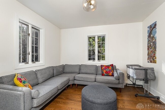 Building Photo - 6512 Park Ln