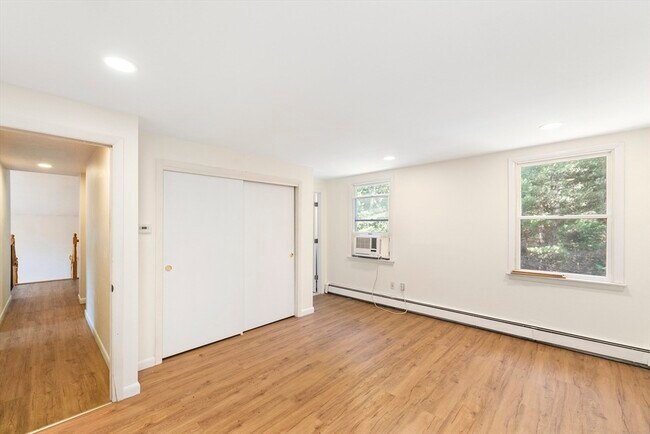 Building Photo - 164 Wilshire Dr