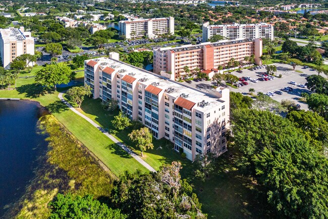 Building Photo - 14575 Bonaire Blvd