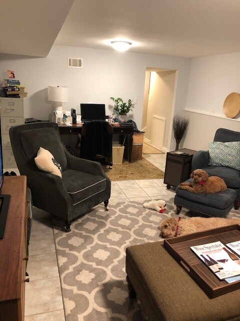 Building Photo - 2626 Pauline Ave