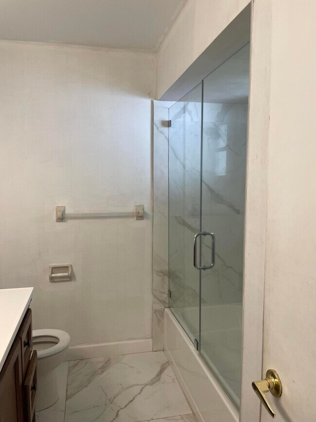 Building Photo - 251 Las Palmas St