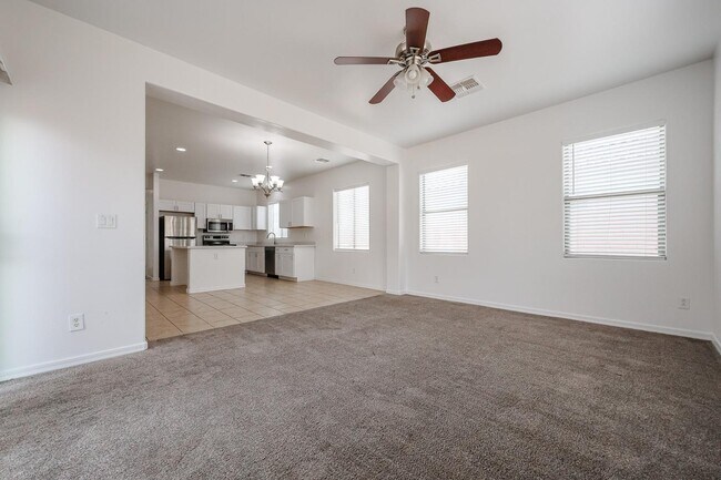 Building Photo - 41298 W Park Hill Dr