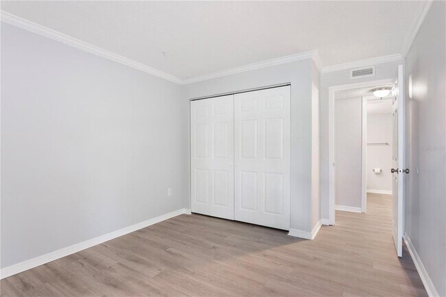 Building Photo - 2302 S Manhattan Ave