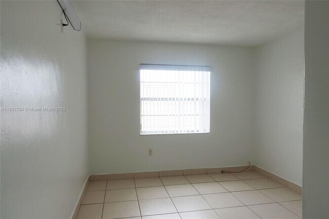 Building Photo - 495 NW 72nd Ave