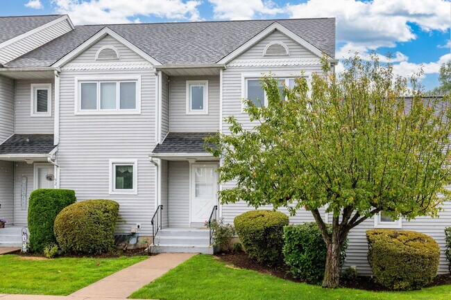 Building Photo - 94 Oak Ridge Dr
