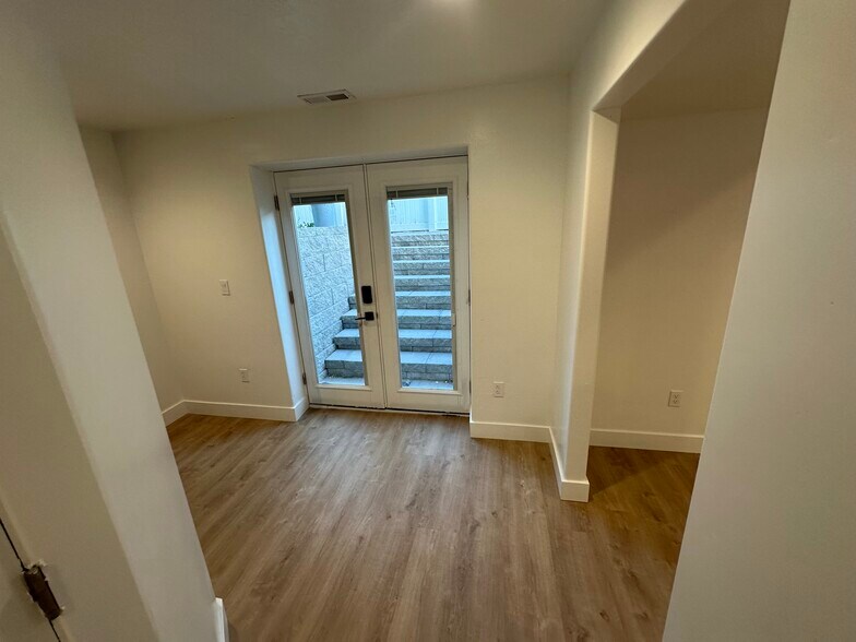 Building Photo - 2906 S 1550 W