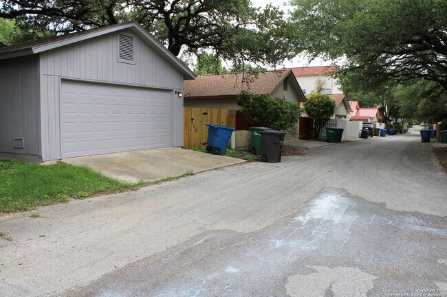 Building Photo - 14110 George Rd