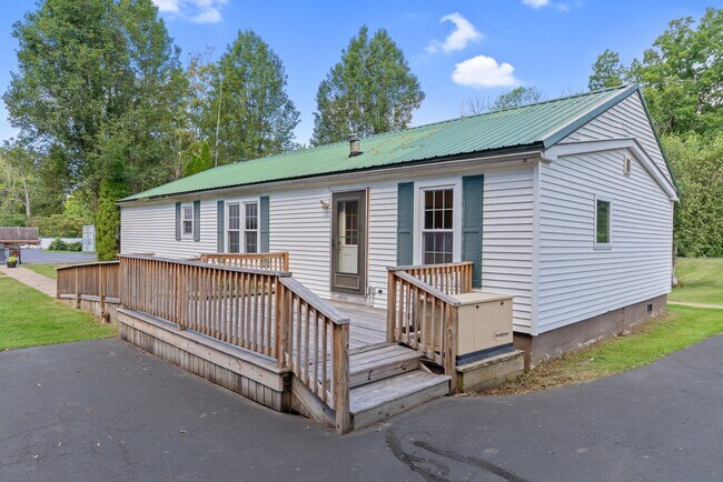 Building Photo - 239 Furniss Station Rd