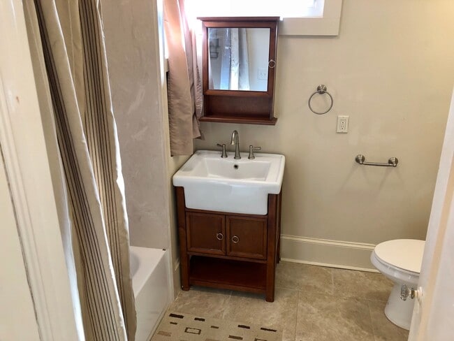 Building Photo - 2BR/1BA - Walk to Bayou St John