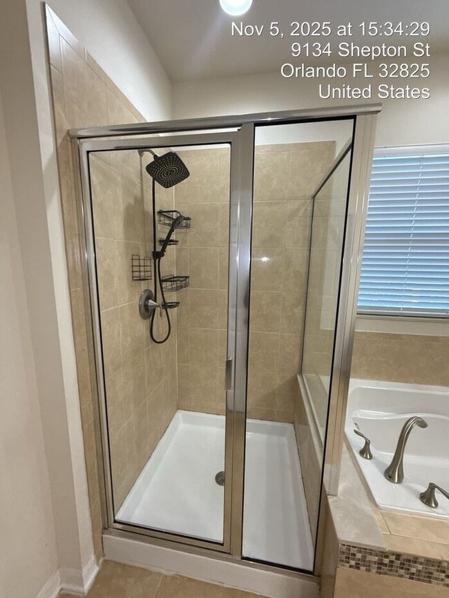 Building Photo - Beautiful Spacious 3 bed 2.5 bath Home in ...