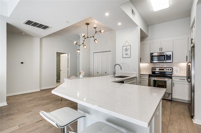 Building Photo - 3225 Turtle Creek Blvd