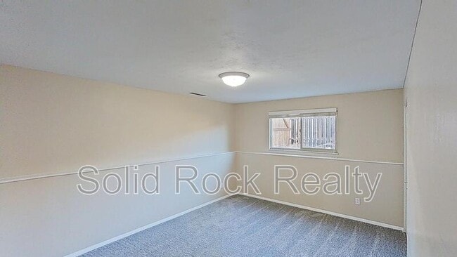 Building Photo - 6505 Wicklow Cir E