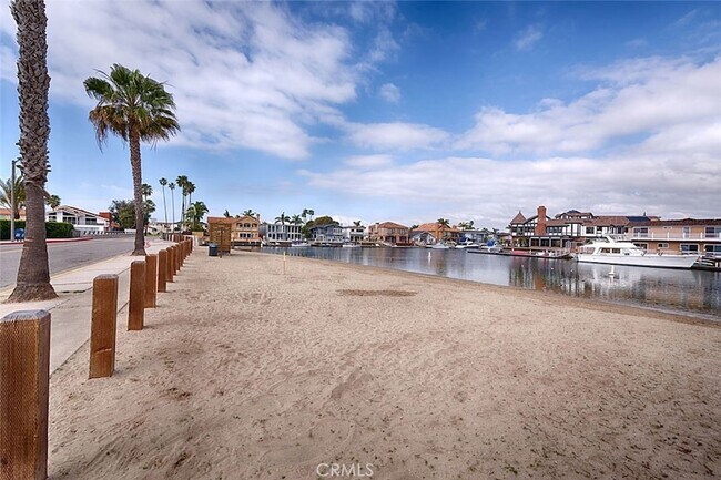 Building Photo - 3932 S Finisterre Dr