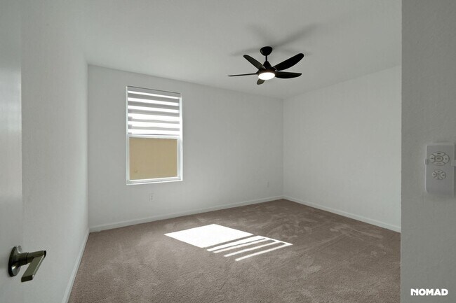 Building Photo - Spacious 5BR House in Fort Pierce, minutes...