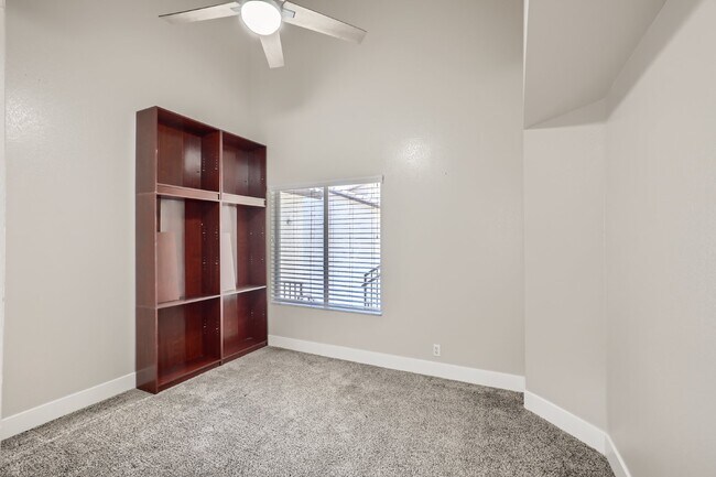 Building Photo - Discover this spacious and well-appointed 2-bedroom + office/den, 2-bath condo located in the hig...