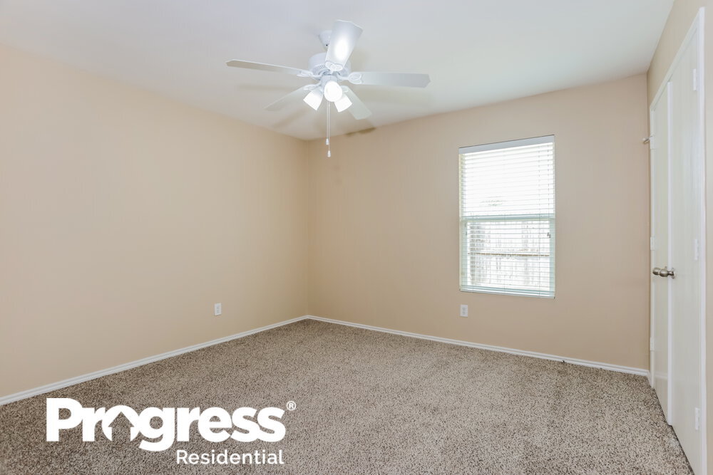 Building Photo - 8410 River Bluffs Dr