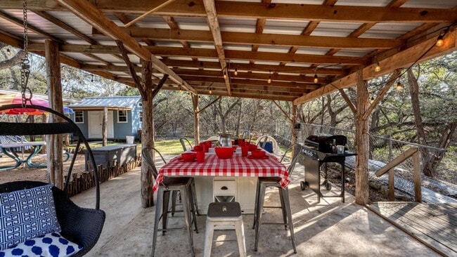 Building Photo - 316 Jacobs Creek Park Rd