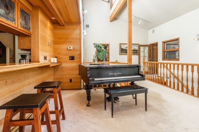 Building Photo - 283 Monterey Pine Rd