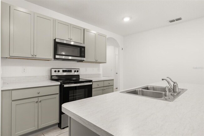 Building Photo - 318 Montgomery Ct