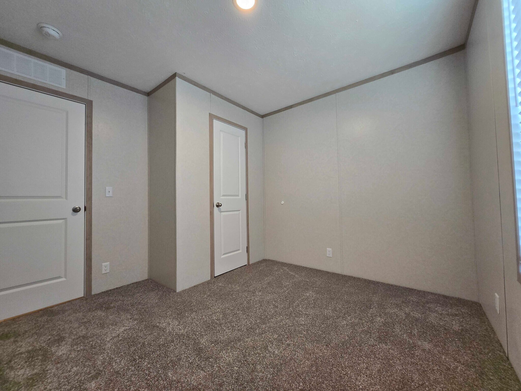 Building Photo - 52758 S Yorktown Ct