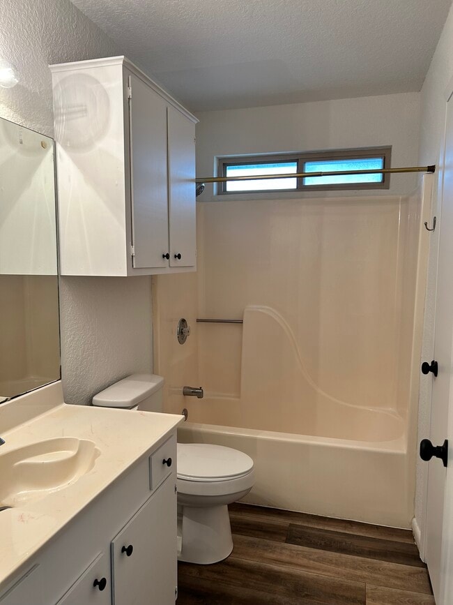 Building Photo - 4042 Laguna Shores Rd