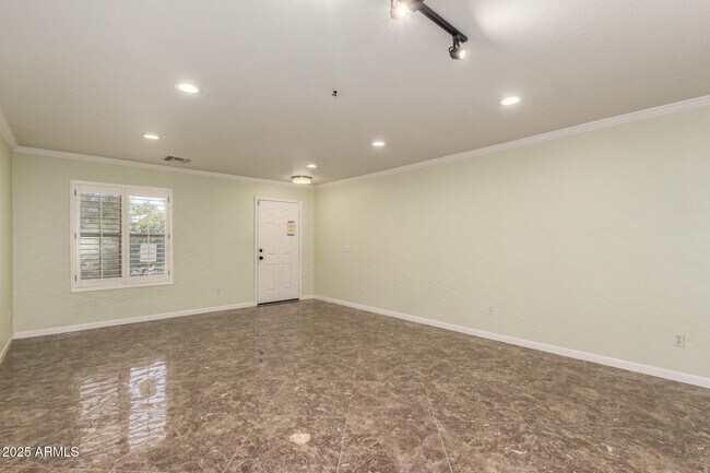 Building Photo - 881 E Appaloosa Rd