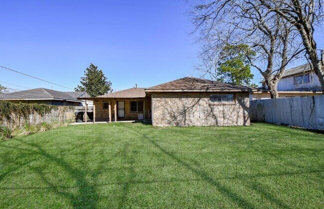 Building Photo - 5510 Ricky St