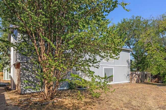 Building Photo - 4813 Yucca Hill Dr