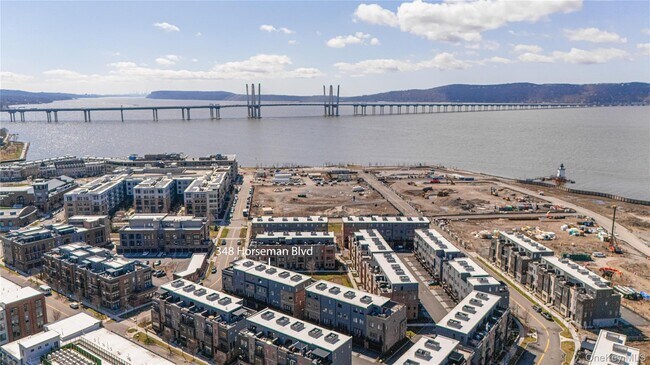 Building Photo - 348 Horseman Blvd