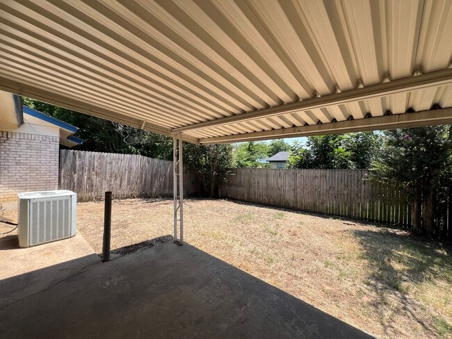 Building Photo - Arlington Texas Duplex For Rent