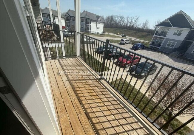 Building Photo - 1 Bedroom Luxury Apartment in the Northland of KCMO