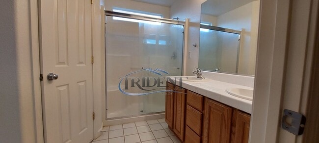 Building Photo - 4 bedroom, 3 bath house with approx. 2,183 sq. ft.